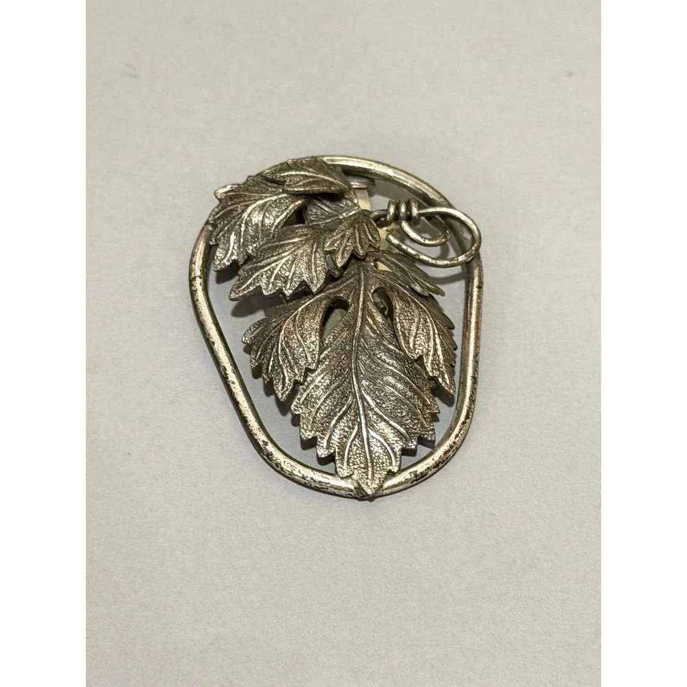 Vintage Leaf Fur‎ Clip Womens Silver Tone Art Deco Botanical Brooch